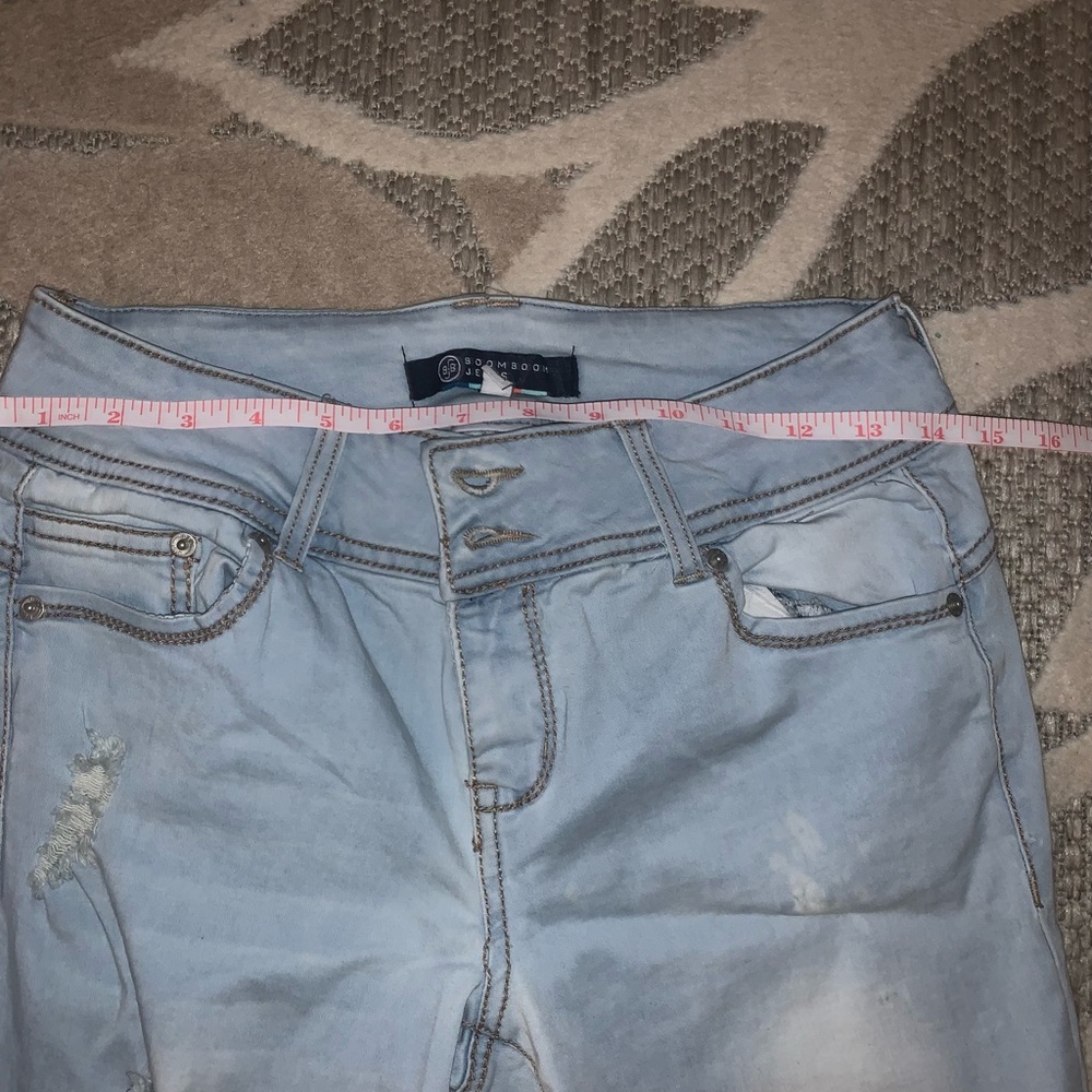 Distressed Jeans - Picture 2 of 5